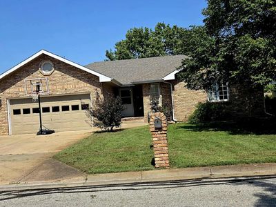 1219 Fredrich Dr, Salina, KS, 67401