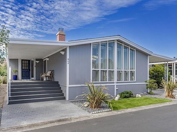 3rd image of 864 Villa Teresa Way #864