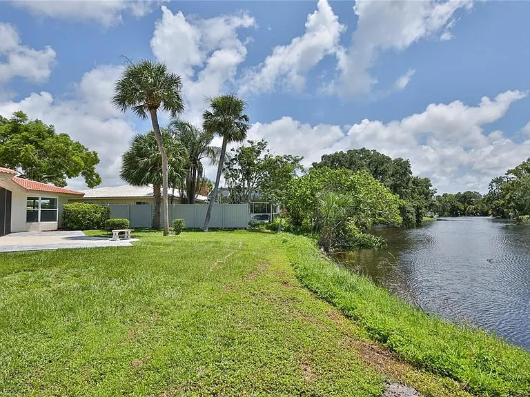 2834 Hardee Dr — Photo 24