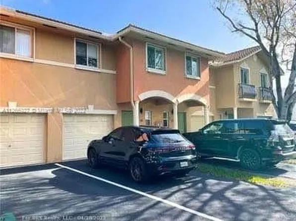 57 SE 3rd Ave, Hallandale, FL 33009