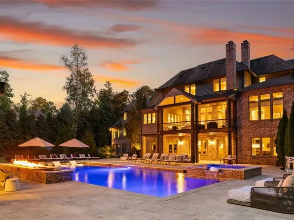 475 Heards Ferry Rd, Sandy Springs, GA 30328