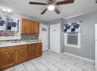 1926 Chambers Rd, Saint Louis, MO 63136