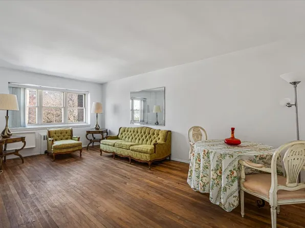 144-55 Melbourne Avenue image 3 of 18