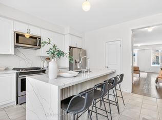 30 Hallmark Way, Whitby, ON L1P0K2