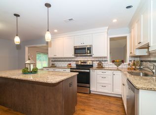 90 Arrow Point Dr, Glenmoore, PA 19343
