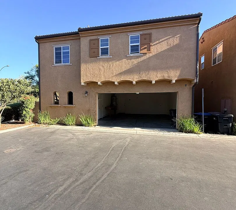 37350 Paseo Tulipa