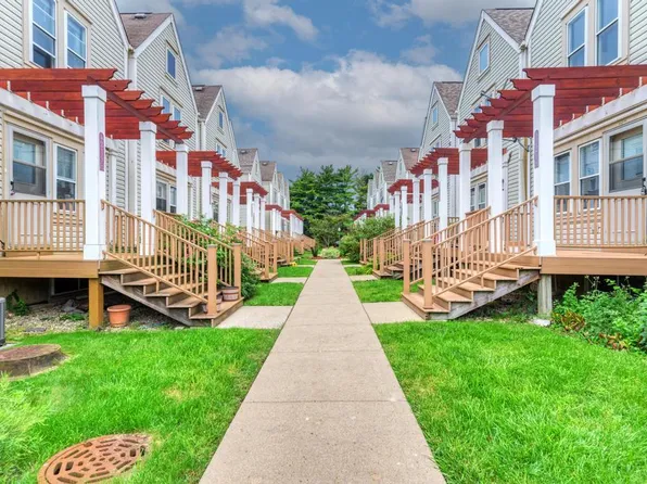 219 N Walnut St Unit H, Bensenville, IL 60106