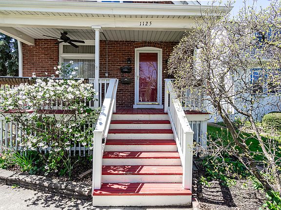 3rd image of 1125 Troost Ave
