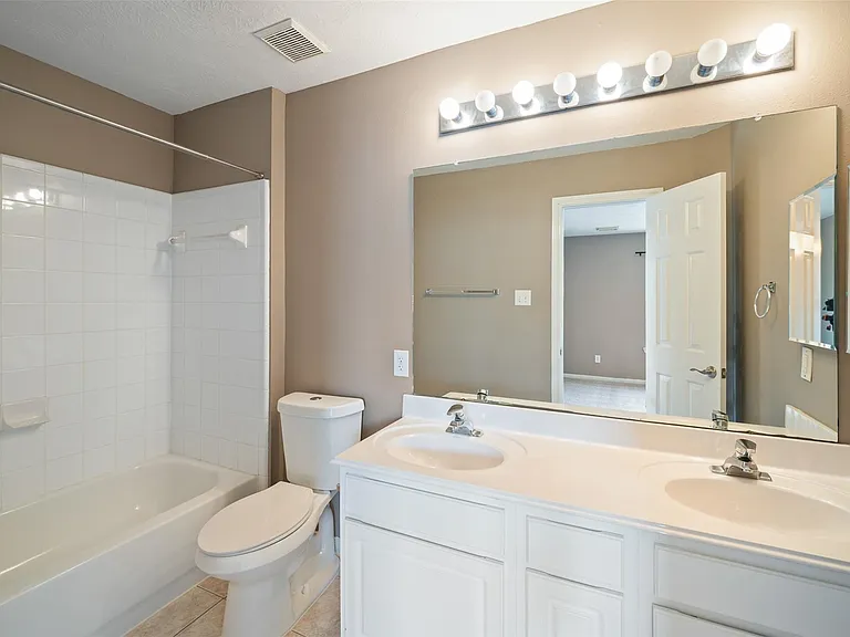 406 Stockbridge Ln — Photo 26