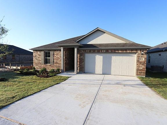 2nd image of 404 Bronze Forest Dr