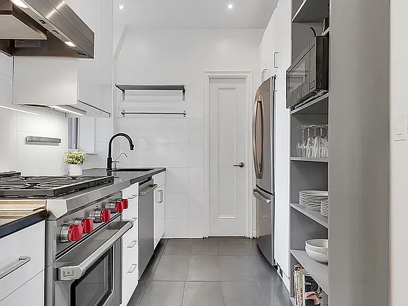 4th image of 269 W 72nd St #6AB