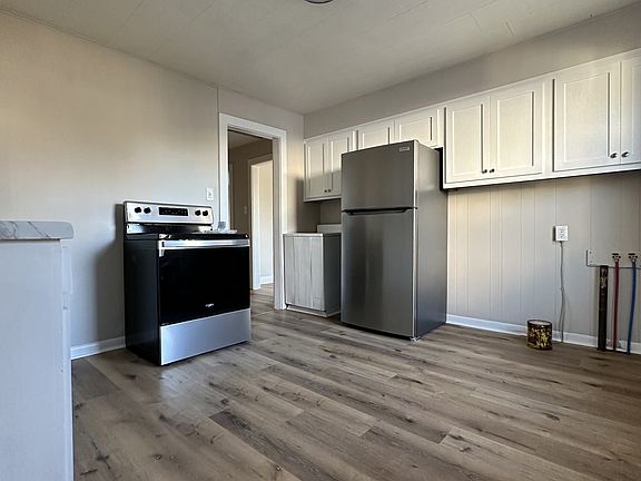 3rd image of 410 W 13th St