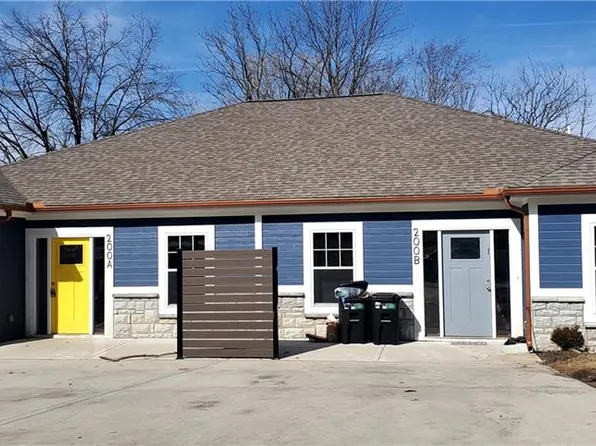 200 SE 8th St, Oak Grove, MO 64075