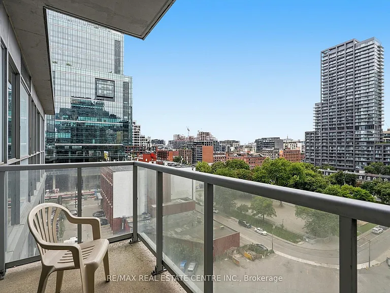 352 Front St W #1010 — Photo 24