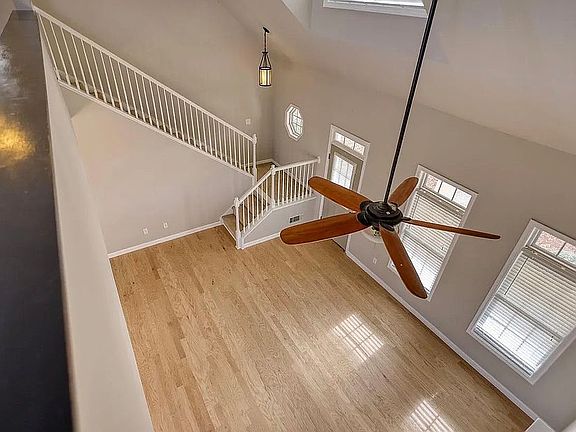 5th image of 2683 Mariner Way