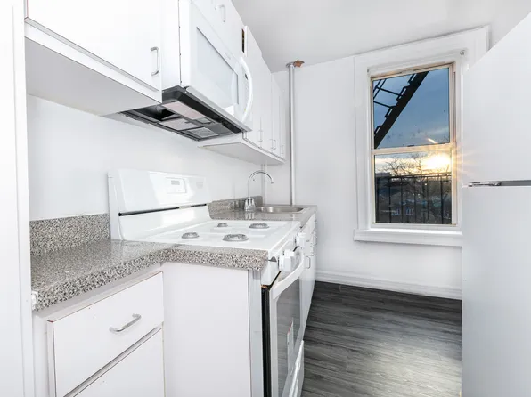 7402 Bay Parkway image 2 of 6