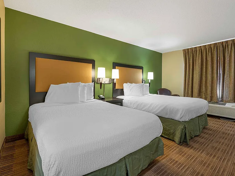 Studio Suite - 2 Full Beds