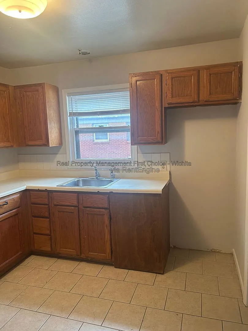 2 bed, 1.0 bath, 800 sqft, $700 — Photo 4