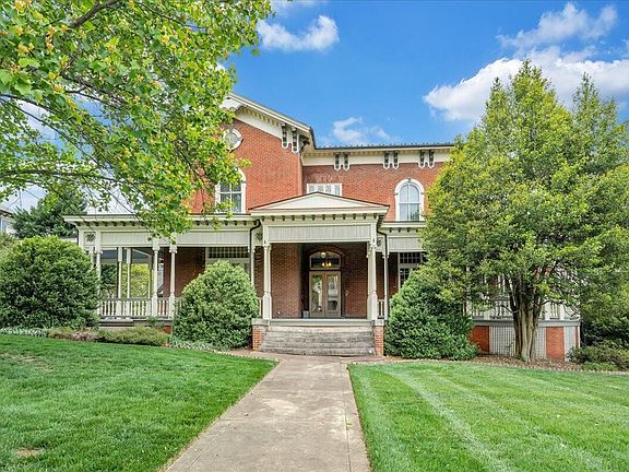 3rd image of 404 Cabell St