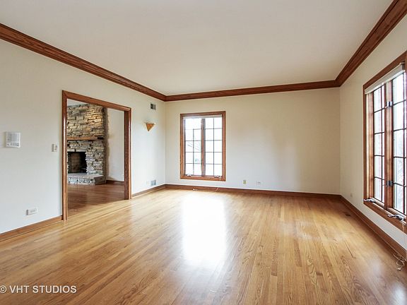 4th image of 36 Saint John Dr
