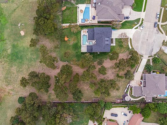 4th image of 3318 Waterford Dr #5