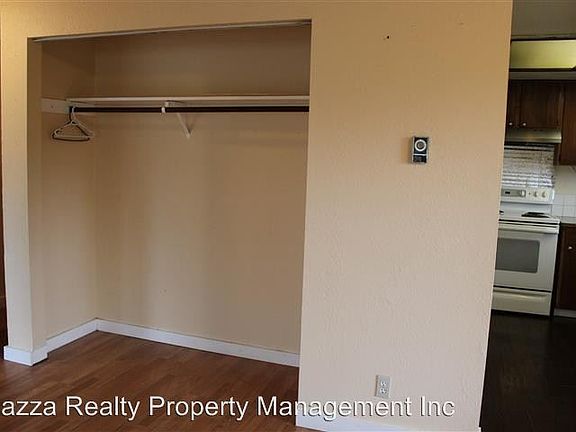 5th image of 9171 Rainbow Ln #B