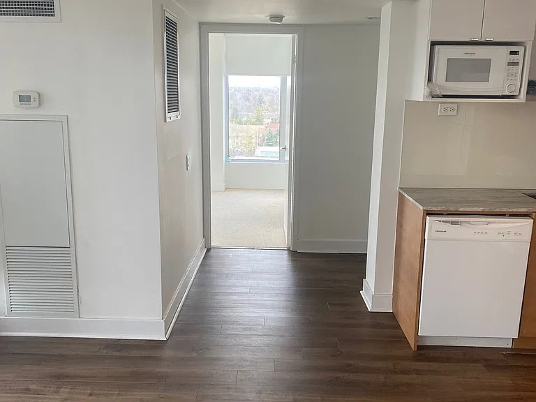 72 Esther Shiner Blvd #1007 — Photo 10