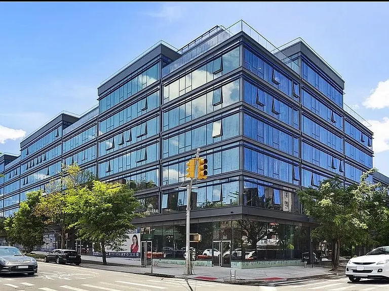 38-20 Parsons Blvd #618 — Photo 1