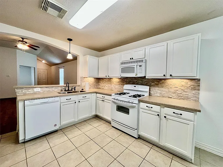 5518 Gibralter Pl — Photo 7
