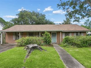 9933 Paula Dr, New Orleans, LA 70123