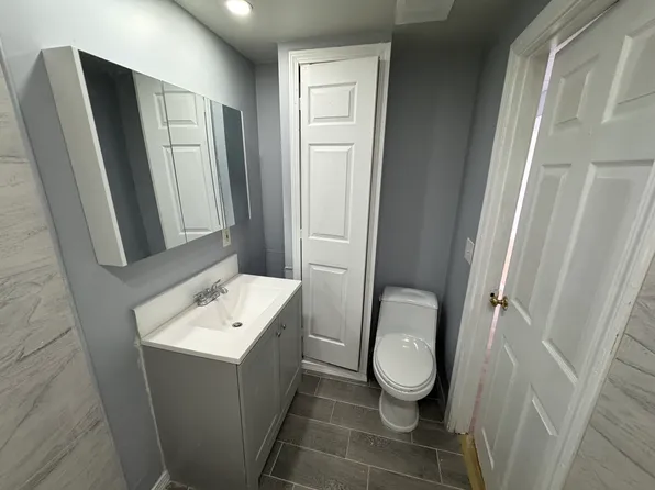 48 Dutton St, Worcester, MA