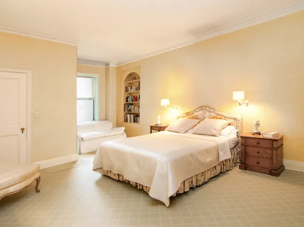 480 Park Avenue image 10 of 21