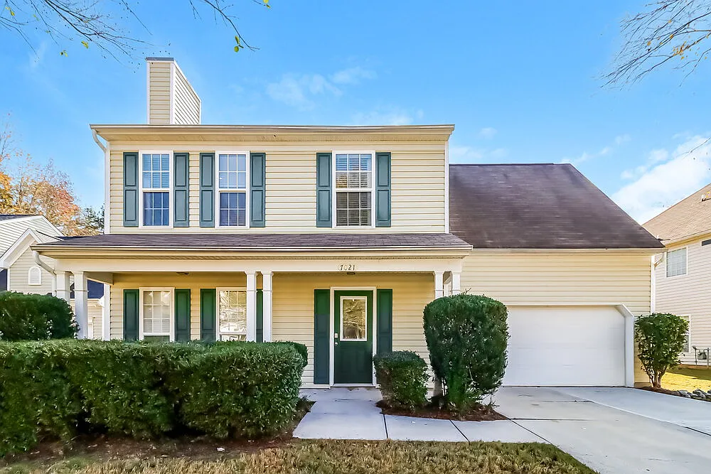 4 bed, 2.5 bath, 2048 sqft, $2,080 — Photo 1