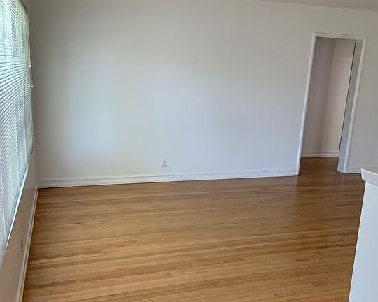 2nd image of 7210 Alverstone Ave