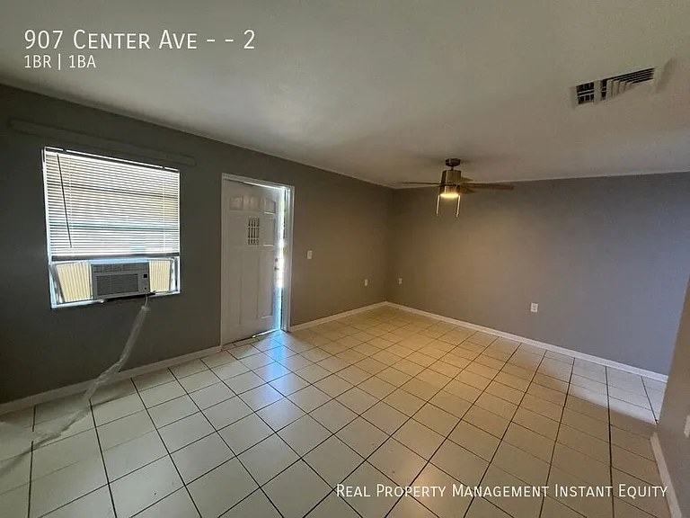 907 Center Ave #2 — Photo 6