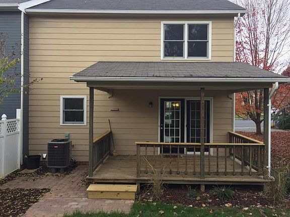 2nd image of 2106 Harvest Dr