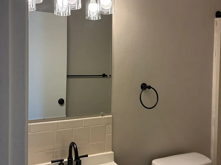 Waynedale Circle Apartments — Photo 43