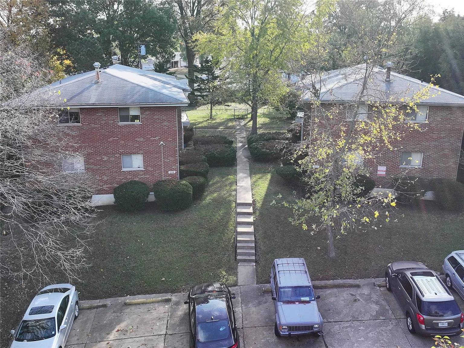 212 Lark Ave photo 1