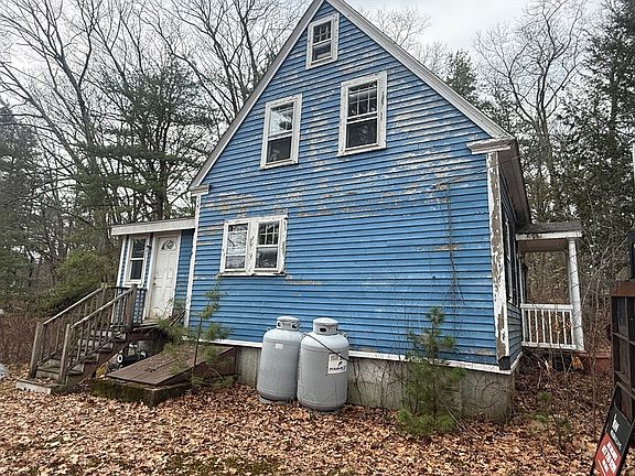 2nd image of 10 Sycamore Rd