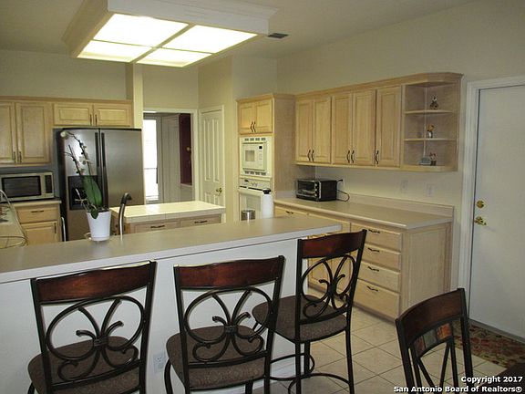 2nd image of 523 Mission Viejo
