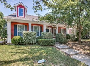 9909 Lakeview Dr, Aubrey, TX 76227