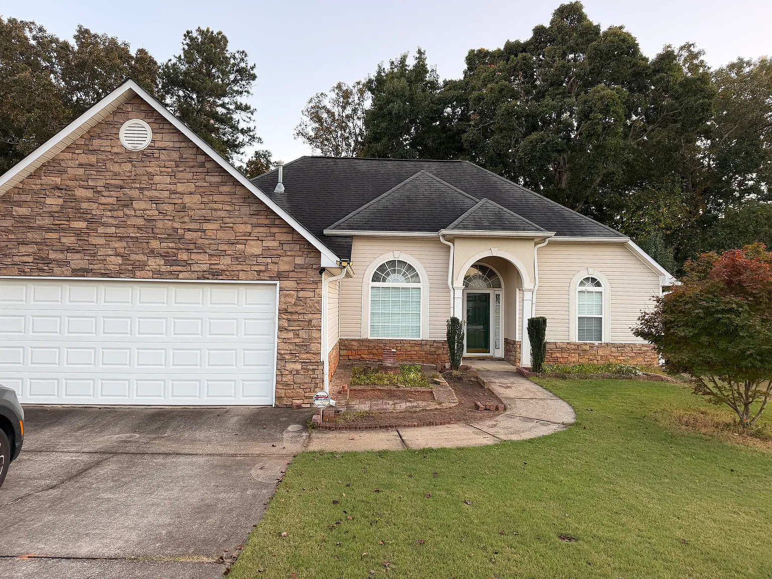 3 bed, 1752 sqft, $1,850 — Photo 1