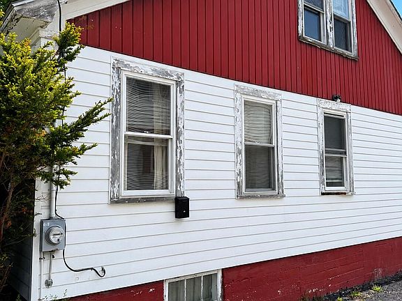 3rd image of 176 Bowdoin Street