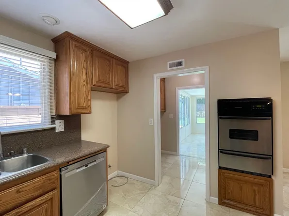 23370 Schoolcraft St, West Hills, CA 91307