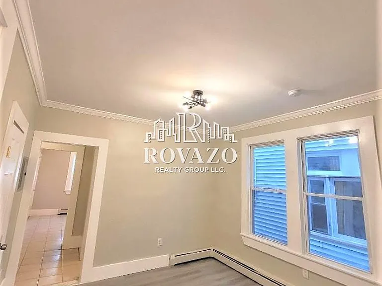 249 Amherst St #1R — Photo 6