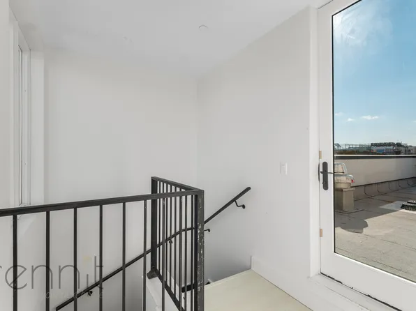 1038 Jefferson Avenue image 14 of 22