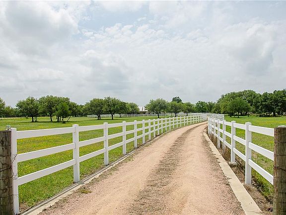 4th image of 407 Mesa Grande Dr