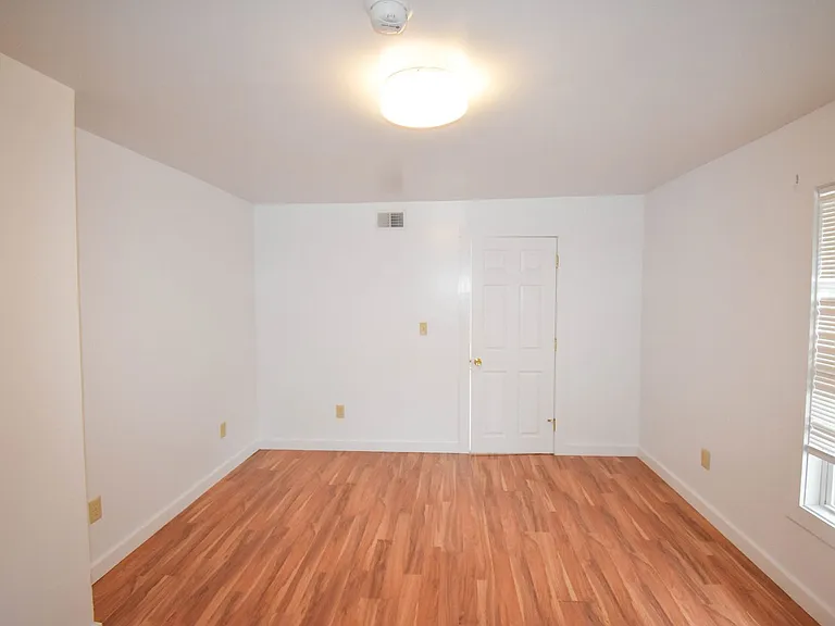 3 Fairview St — Photo 24