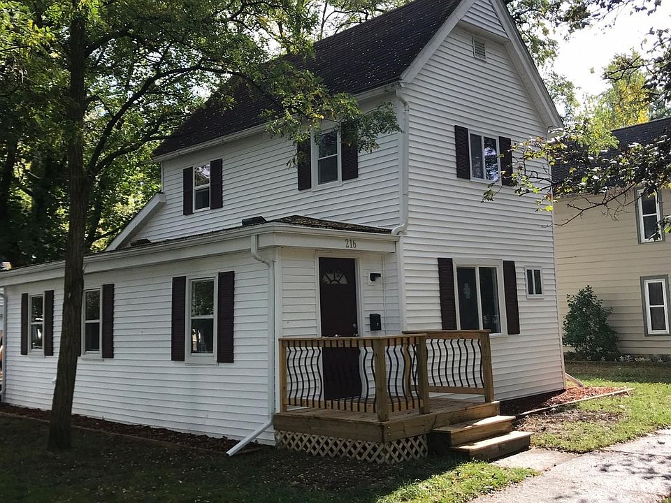 1st image of 216 Oakwood Ave
