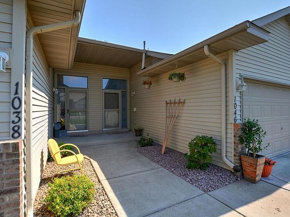 2nd image of 1038 Honeysuckle Ln SE
